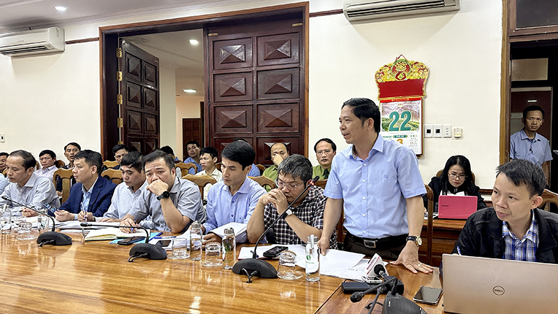 Đại biểu phát biểu tại buổi làm việc.