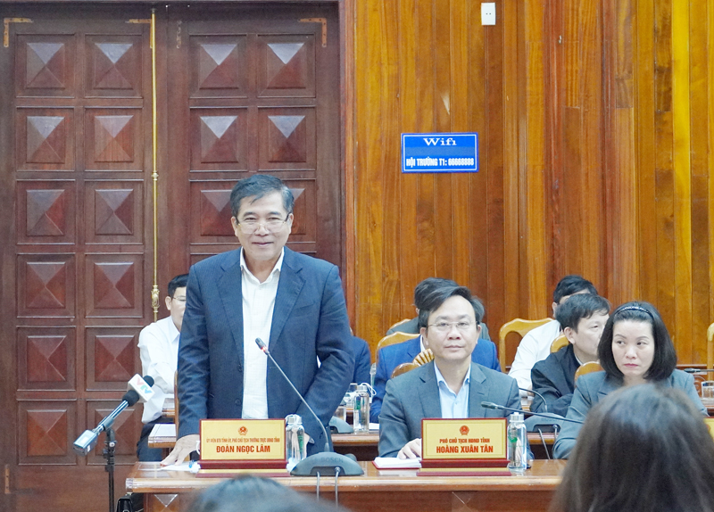 Đồng chí Phó Chủ tịch Thường trực UBND tỉnh Đoàn Ngọc Lâm phát biểu tại hội nghị.