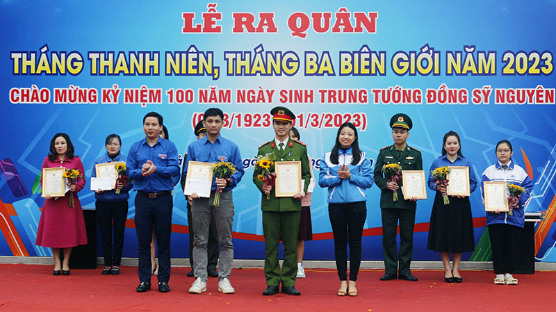 Trao giải Cuộc thi sáng tác Infographic về Trung tướng Đồng Sỹ Nguyên - Vị tướng huyền thoại.