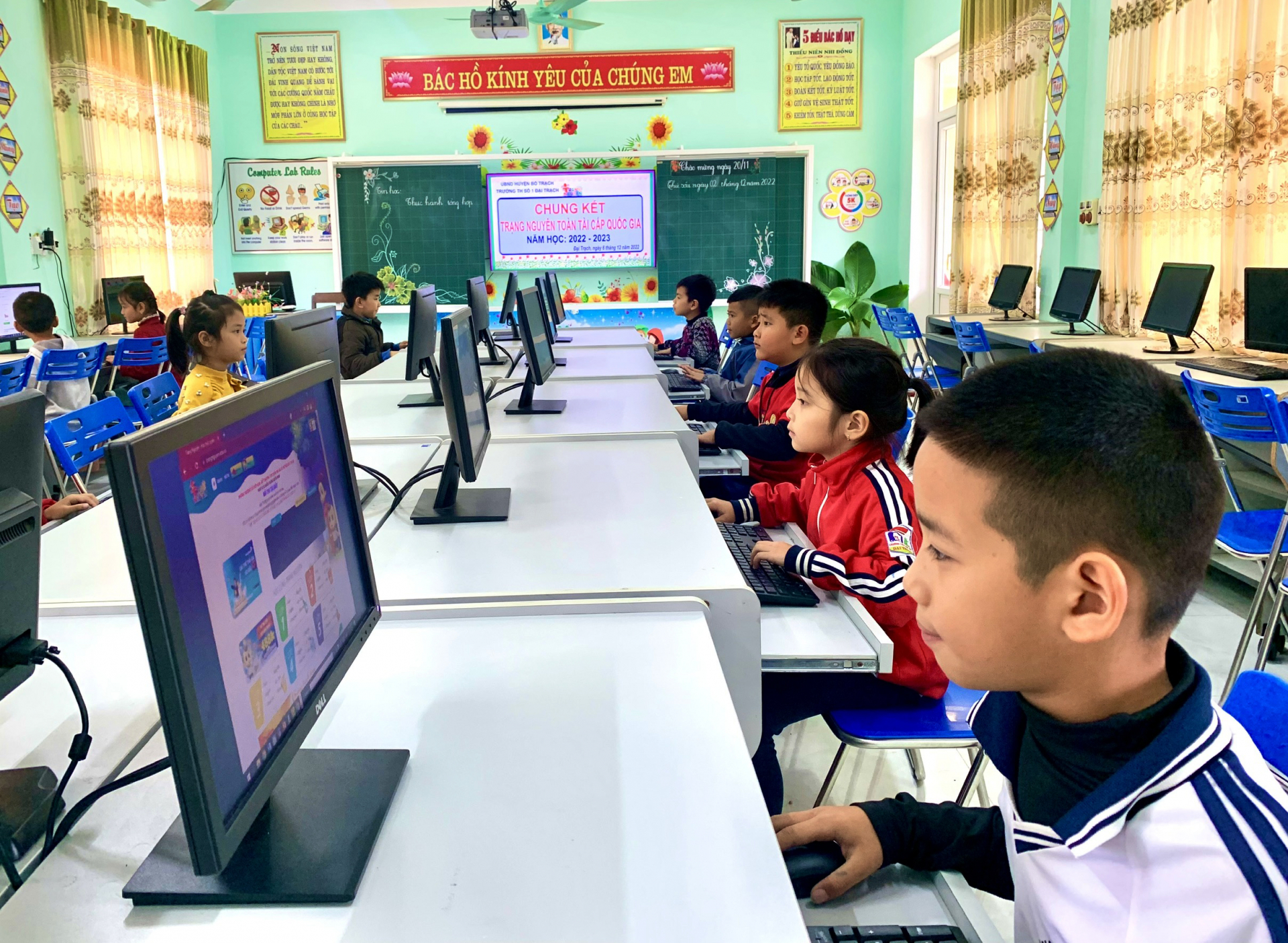 Việc chuyển đổi số, ứng dụng công nghệ thông tin trong dạy, học được ngành GD-ĐT huyện Bố Trạch quan tâm triển khai thực hiện.