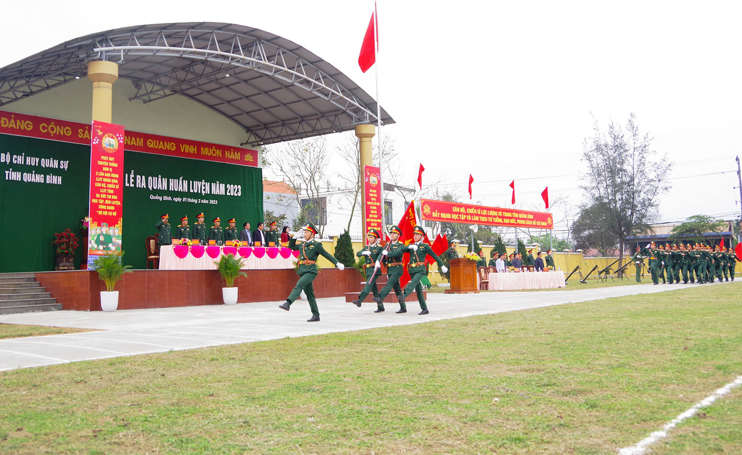 Lễ duyệt đội ngũ.