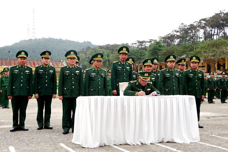 Các cơ quan, đơn vị thuộc BĐBP tỉnh ký kết giao ước thi đua.