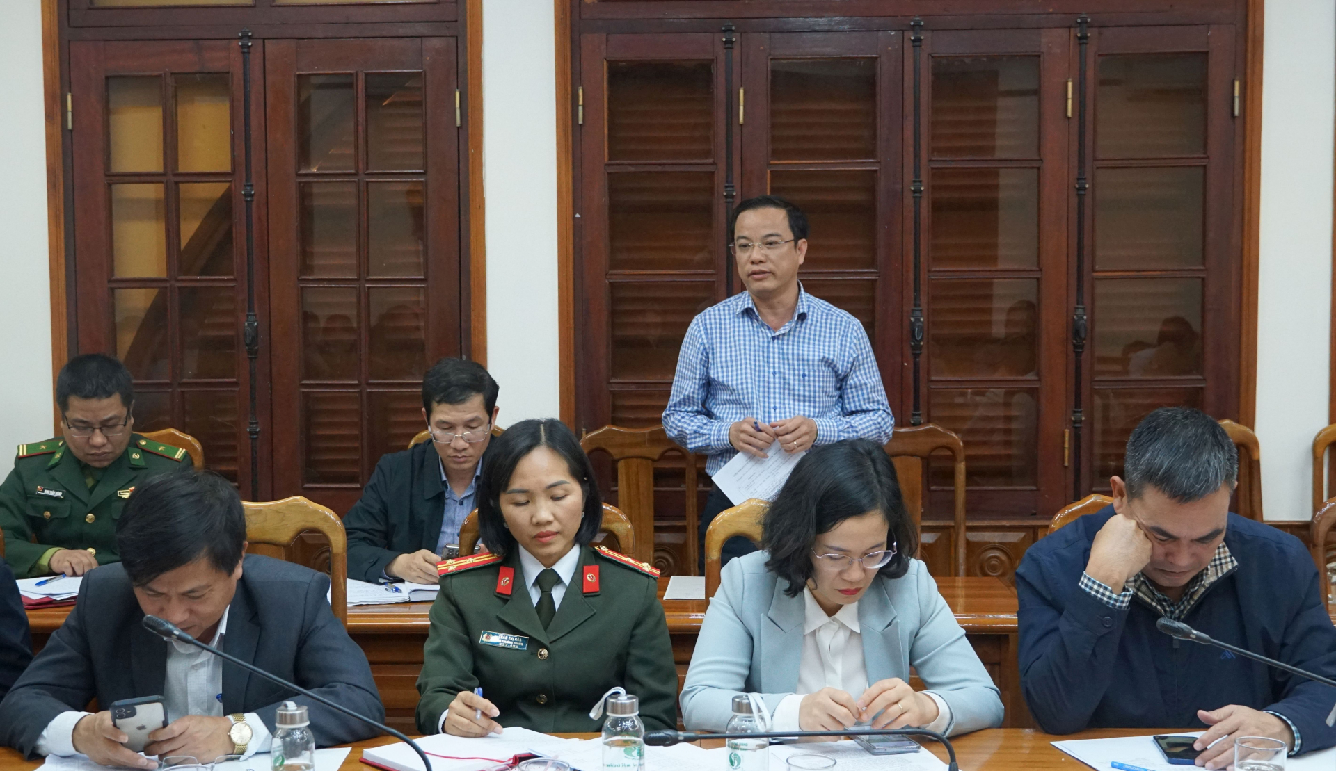 Đại biểu tham luận tại hội nghị.