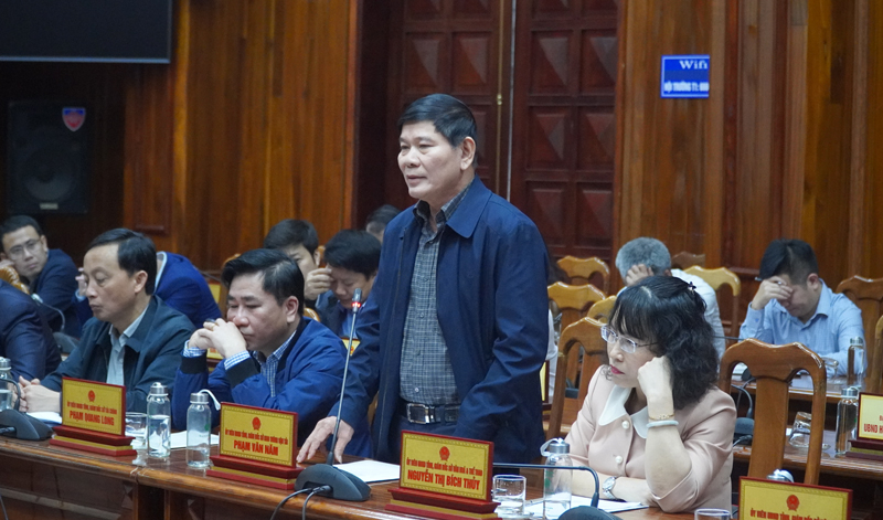 Lãnh đạo Sở Giao thông vận tải trao đổi về công tác GPMB đường cao tốc Bắc-Nam.