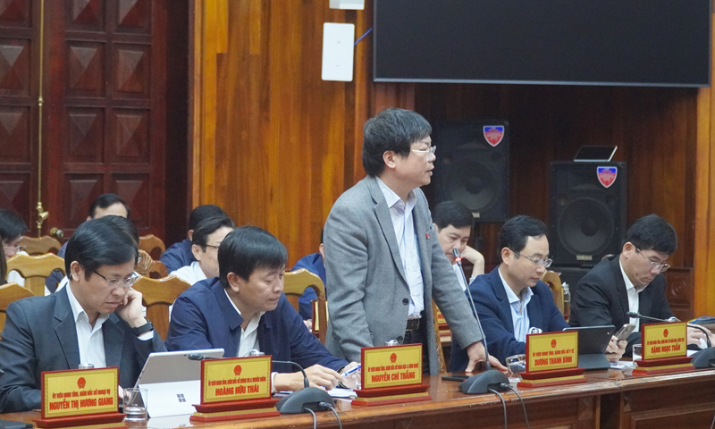Lãnh đạo Sở Y tế báo cáo tình hình công tác phòng chống các loại dịch bệnh.