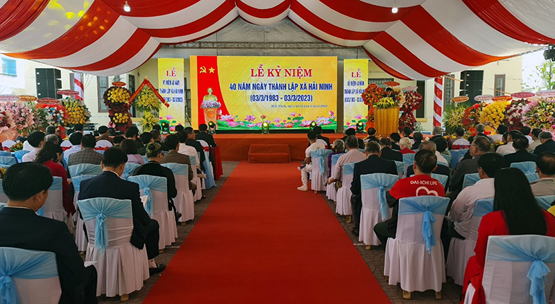  Toàn cảnh buổi lễ. 