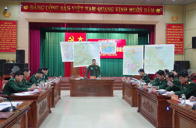  Đồng chí Chỉ huy trưởng quán triệt mệnh lệnh chuyển trạng thái SSCĐ, mệnh lệnh động viên và triển khai công tác cho cơ quan