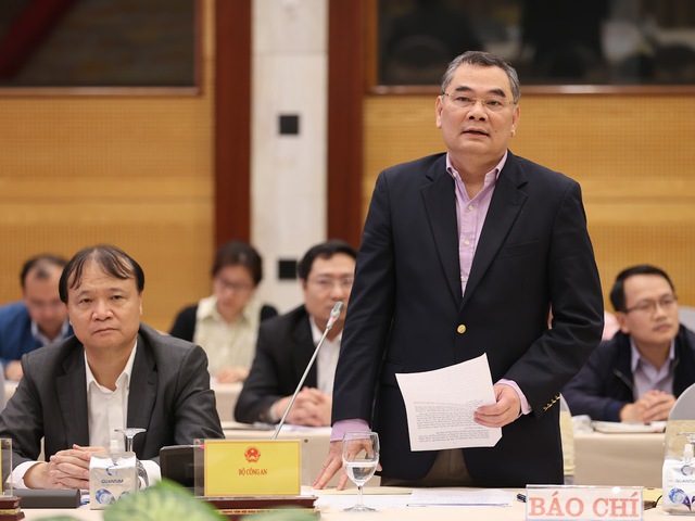 Trung tướng Tô Ân Xô - Người phát ngôn của Bộ Công an cung câp thông tin tới báo chí tại cuộc họp báo.