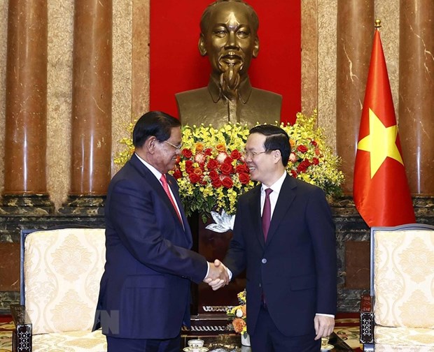Chiều 4/3, tại Phủ Chủ tịch, Chủ tịch nước Võ Văn Thưởng tiếp Phó Thủ tướng, Bộ trưởng Bộ Nội vụ Vương quốc Campuchia Samdech Krolahom Sar Kheng sang thăm Việt Nam. (Ảnh: Thống Nhất/TTXVN)