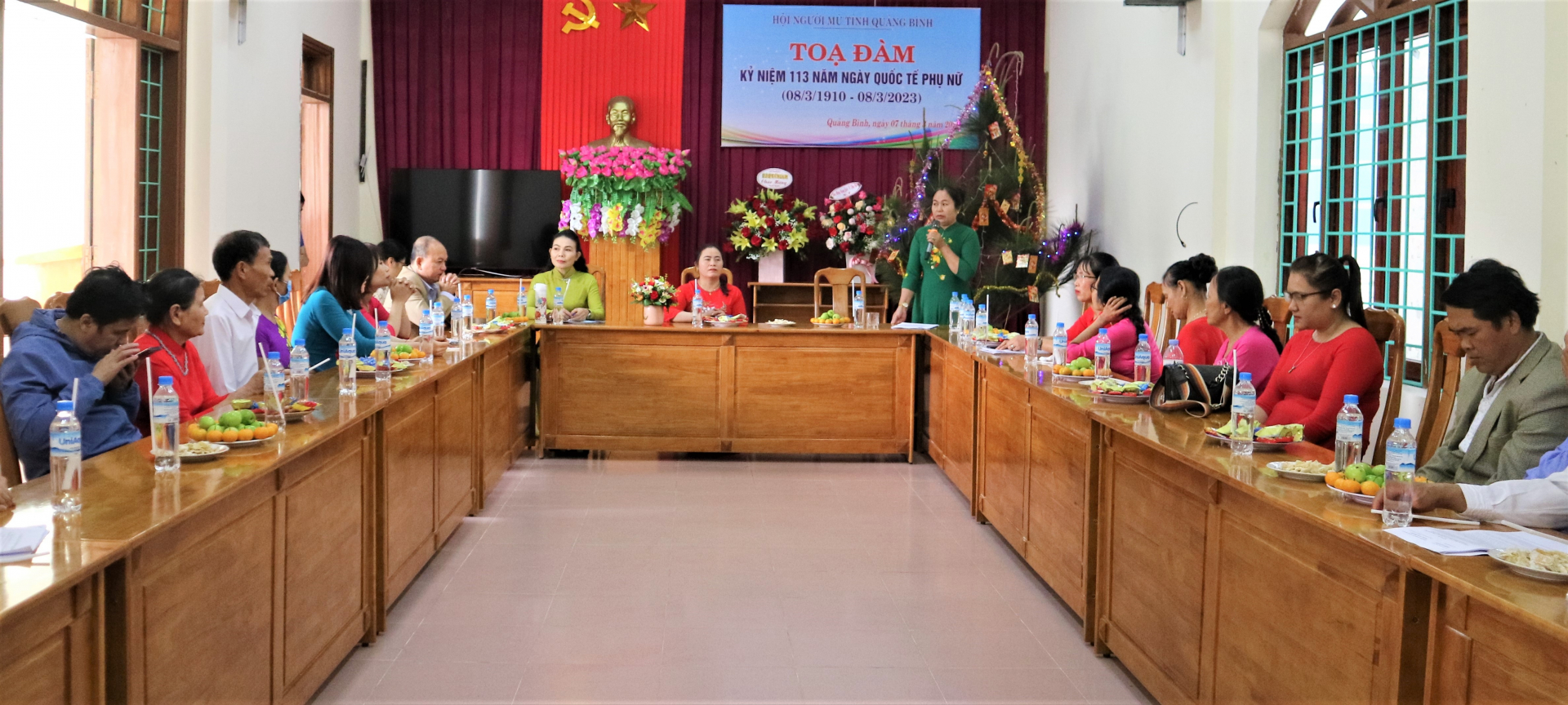 Quang cảnh buổi tọa đàm.