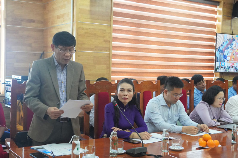 Đại diện lãnh đạo Sở Giáo dục-Đào tạo phát biểu tham luận tại hội nghị.
