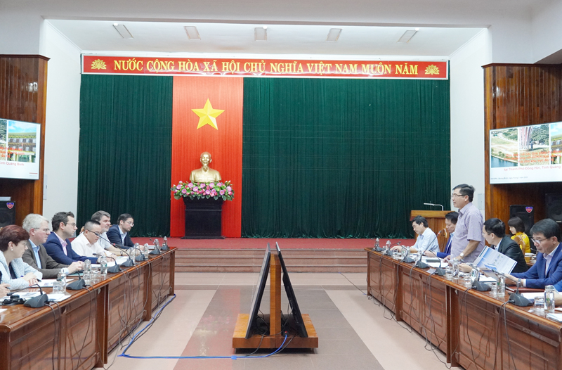 Đồng chí Phó Chủ tịch Thường trực UBND tỉnh phát biểu tại cuộc làm việc.