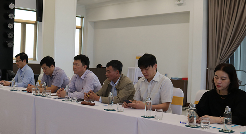 Các đại biểu tham dự hội nghị.