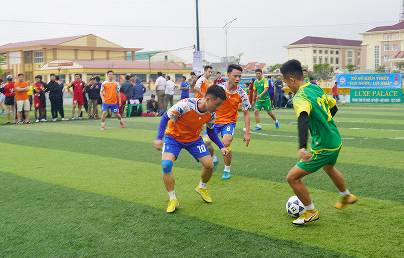 Những pha bóng hấp dẫn trong trận chung kết nam.