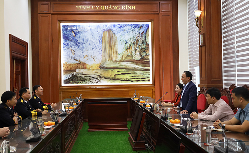 Toàn cảnh buổi tiếp, làm việc.