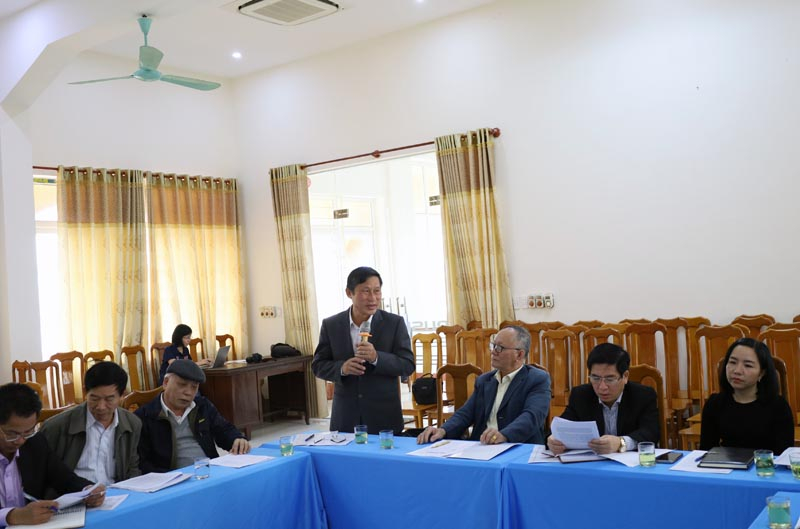 Các đại biểu tham dự hội nghị tiến hành thảo luận, đóng góp ý kiến.