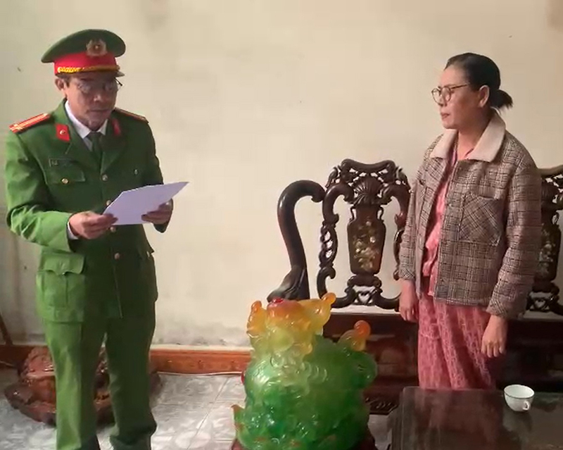 Đối tượng Trần Thị Hồng.
