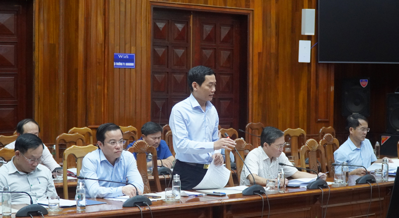 Đại diện lãnh đạo thị xã Ba Đồn quyết tâm thực hiện chỉnh trang cáp thông tin bảo đảm an toàn lưới điện và mạng viễn thông.