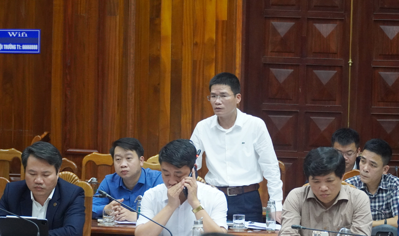 Lãnh đạo Công ty Môi trường và Phát triển đô thị trao đổi về việc triển khai xây dựng hạ tầng kỹ thuật dùng chung, tạo điều kiện để các doanh nghiệp viễn thông thuê sử dụng các công trình kỹ thuật sử dụng chung nhằm tạo nguồn kinh phí duy tu bão dưỡng trong quá trình vận hành.