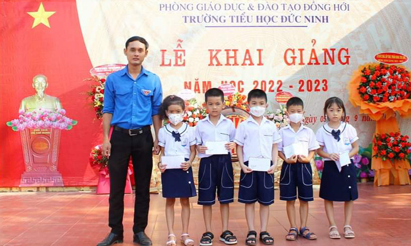 Anh Trần Thanh Phúc luôn tích cực tham gia các phong trào, hoạt động Đoàn của địa phương.