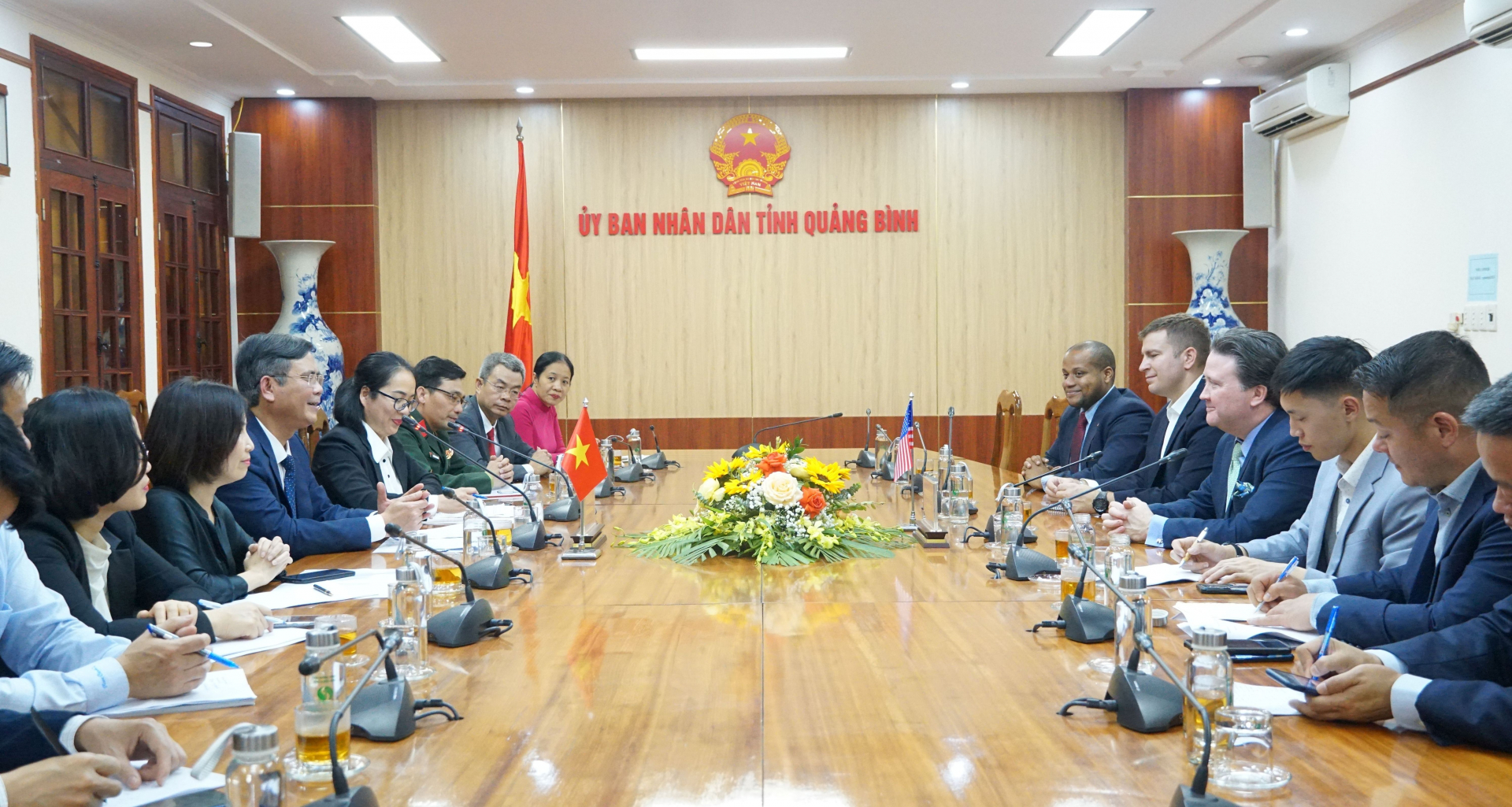 Toàn cảnh buổi tiếp và làm việc.