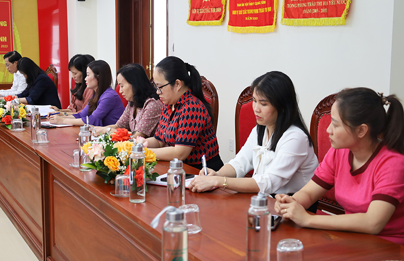 Cán bộ, công chức Ban Dân vận Tỉnh ủy tham gia buổi làm việc.