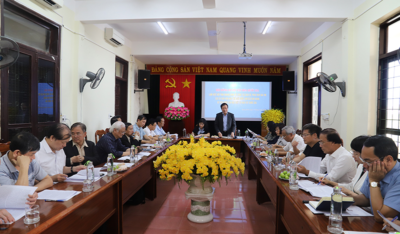 Đại diện Hội đồng di sản văn hóa Quốc gia đóng góp nhiều ý kiến quan trọng tại buổi làm việc