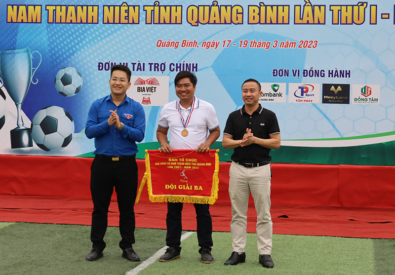 … và Huyện đoàn Lệ Thủy