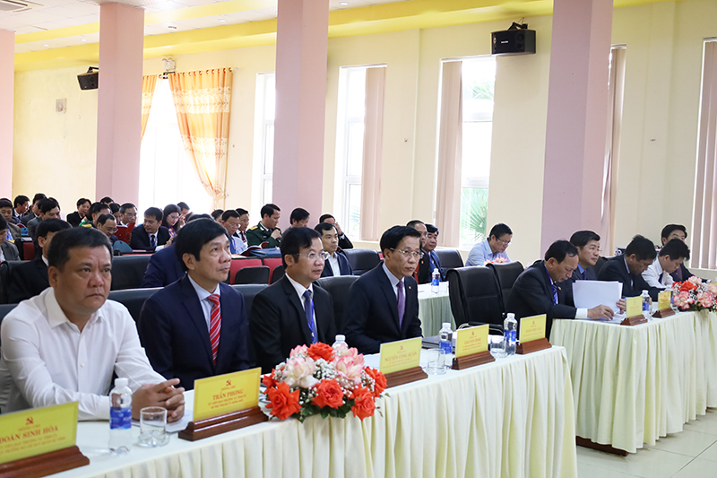 Các đại biểu dự lễ khai giảng lớp bồi dưỡng.