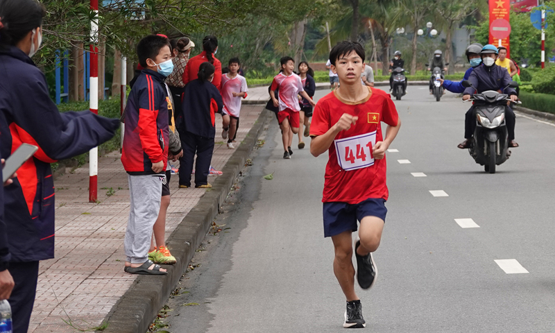 VĐV Trần Minh Quý giành giải nhất nội dung 6km nam giải  