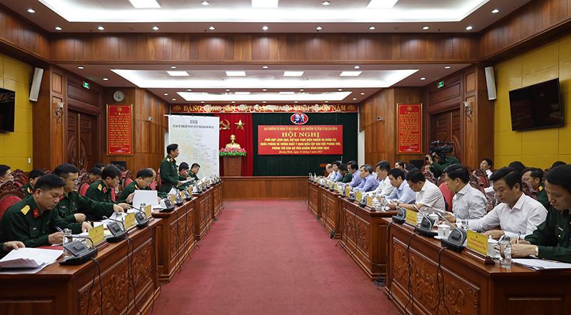 Toàn cảnh hội nghị.