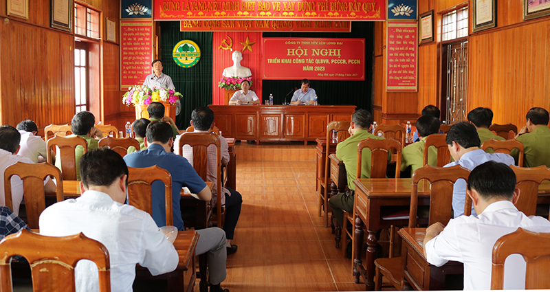 Toàn cảnh hội nghị.