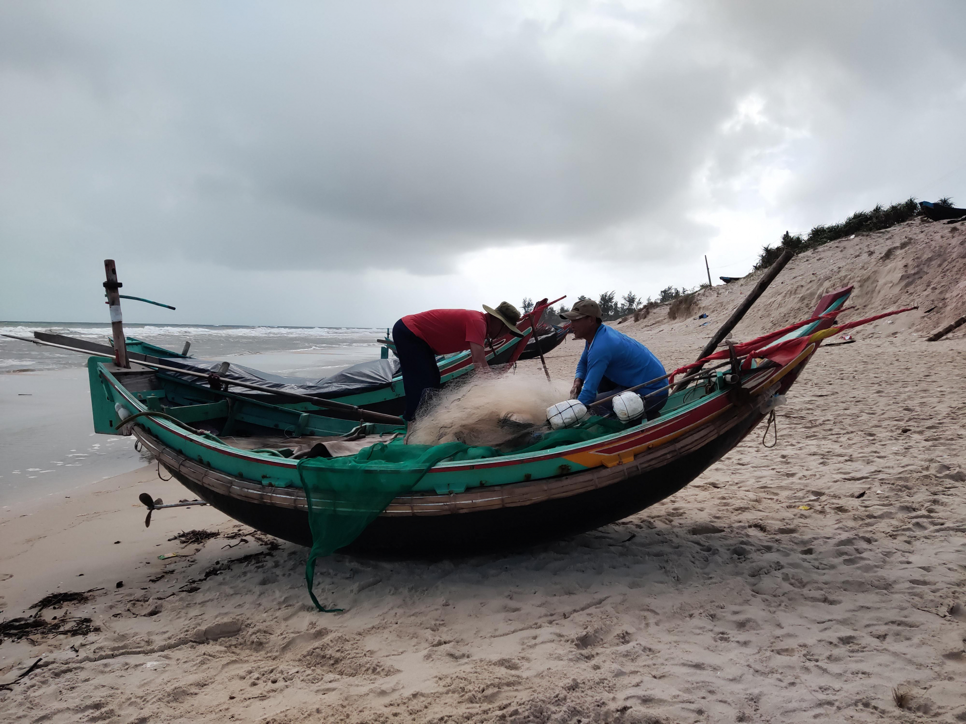 Xã Hải Ninh không còn nằm trong diện xã bãi ngang đặc biệt khó khăn, người dân địa phương không còn được hỗ trợ mua thẻ BHYT.