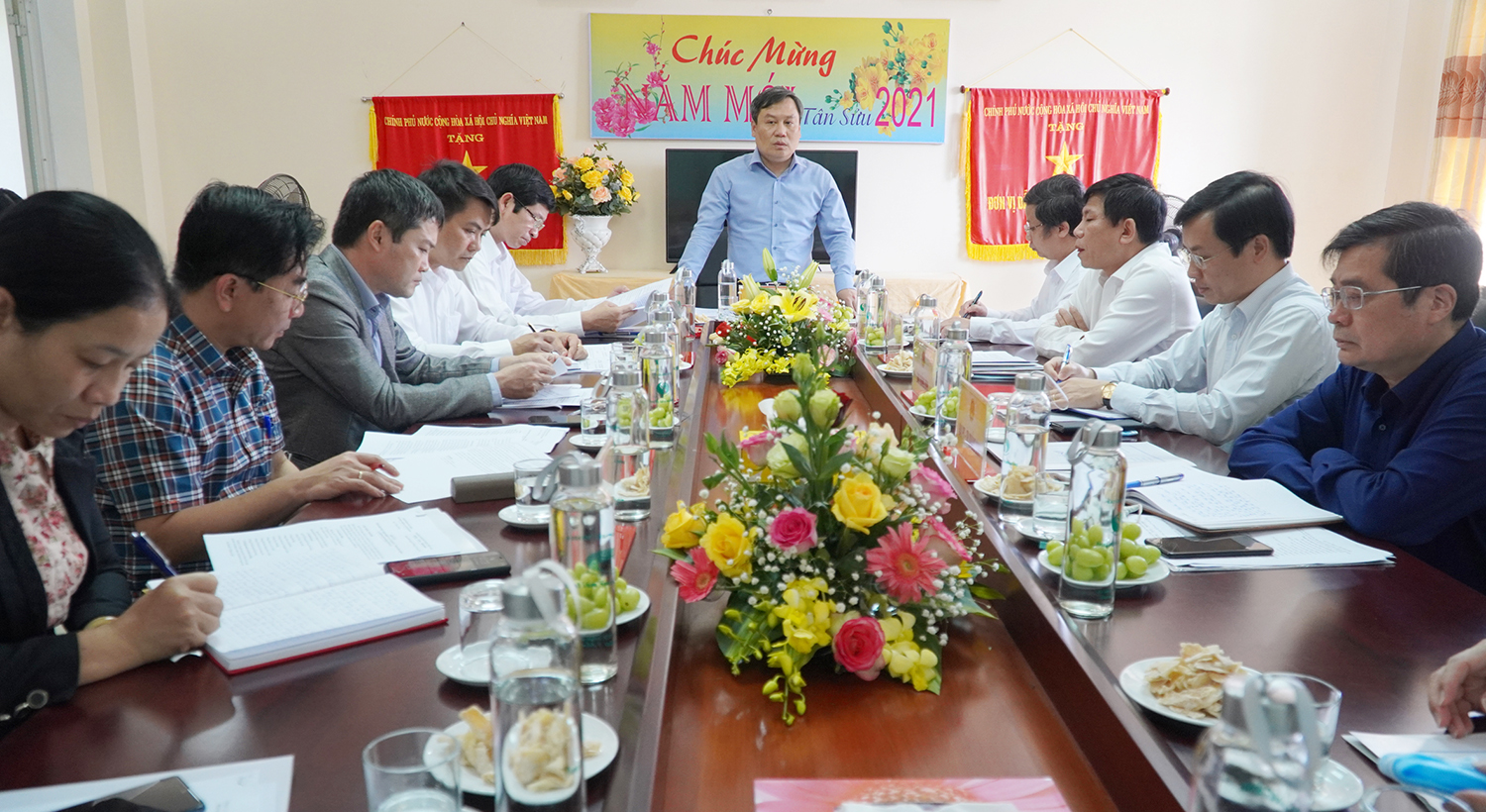 Đồng chí Bí thư Tỉnh ủy Vũ Đại Thắng phát biểu chỉ đạo tại buổi làm việc với các cơ quan báo chí đầu năm 2021