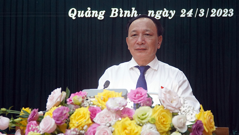  Đồng chí Chủ tịch HĐND tỉnh Trần Hải Châu phát biểu tại kỳ họp