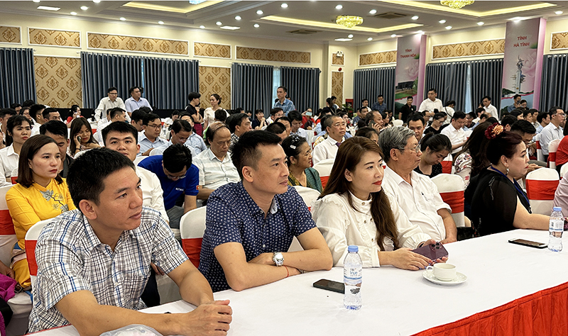 Các đại biểu dự hội nghị.
