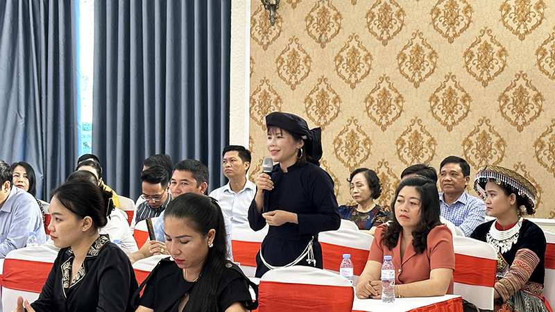 Đại biểu phát biểu thảo luận tại hội nghị.