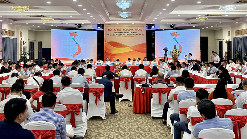 Toàn cảnh hội nghị.