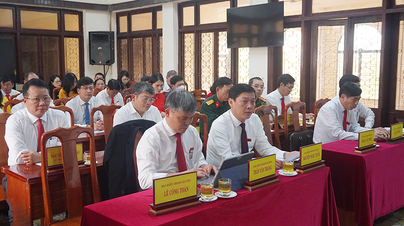 Các đại biểu tham dự kỳ họp.