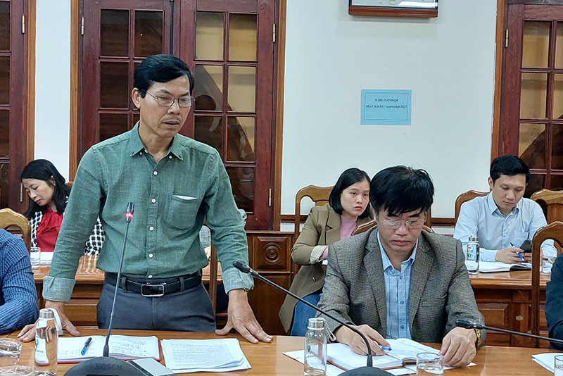 Lãnh đạo Sở Tài nguyên và Môi trường phát biểu tại cuộc họp