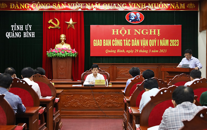 Đồng chí Trưởng ban Dân vận Tỉnh ủy Lê Văn Bảo chủ trì hội nghị.