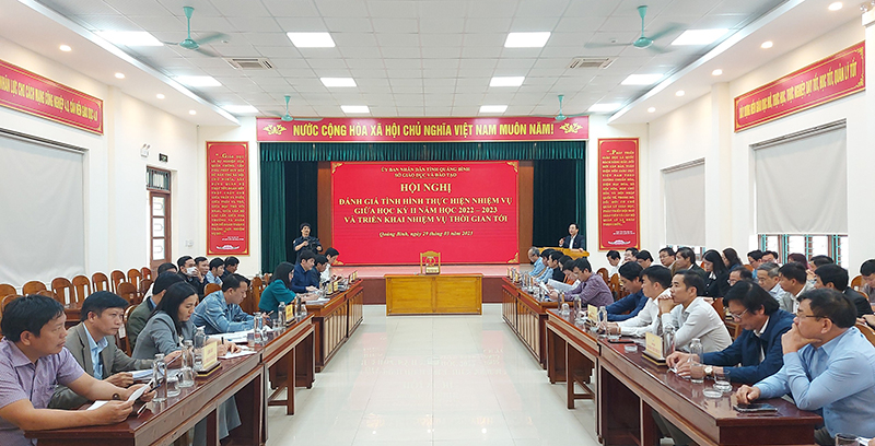  Các đại biểu tham dự tại hội nghị.