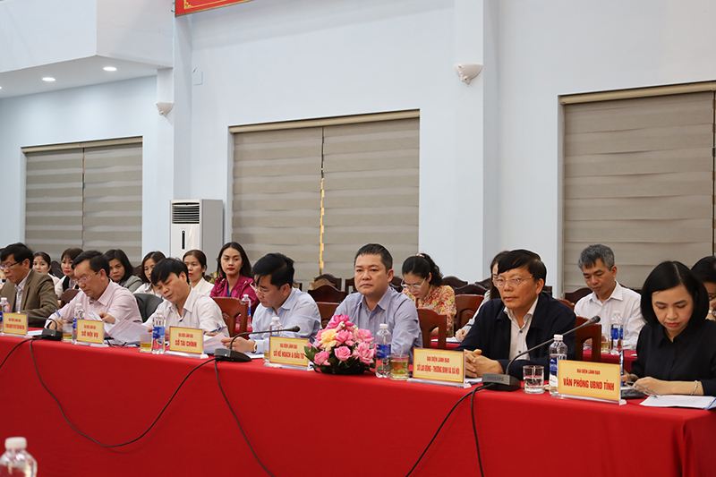 Đại diện các sở, ban, ngành tham dự buổi làm việc.