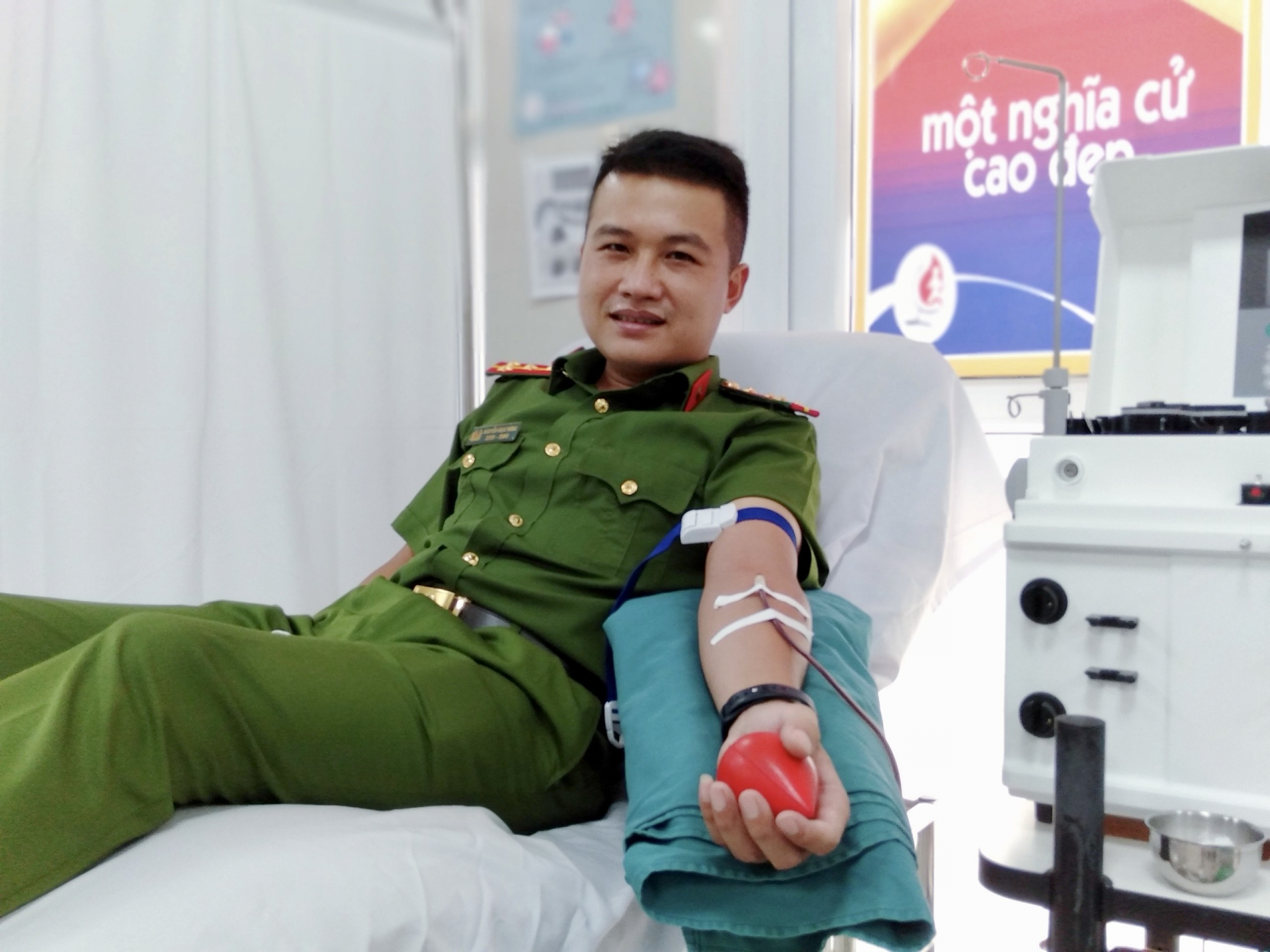 Hiến máu cứu người là nghĩa cử cao đẹp của những “người hùng” thầm lặng.