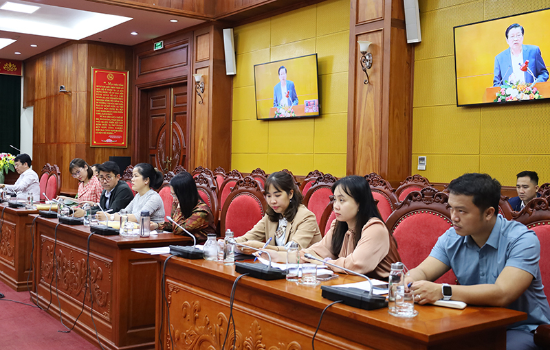 Các đại biểu dự hội nghị.