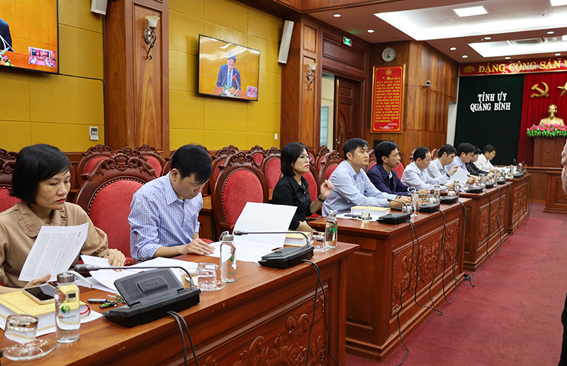 Các đại biểu tham dự hội nghị.