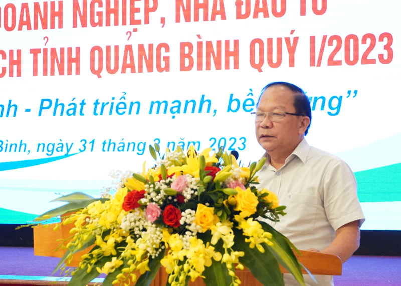 Chủ tịch Hiệp Hội du lịch tỉnh Quảng Bình Nguyễn Văn Kỳ phát biểu tại hội nghị.