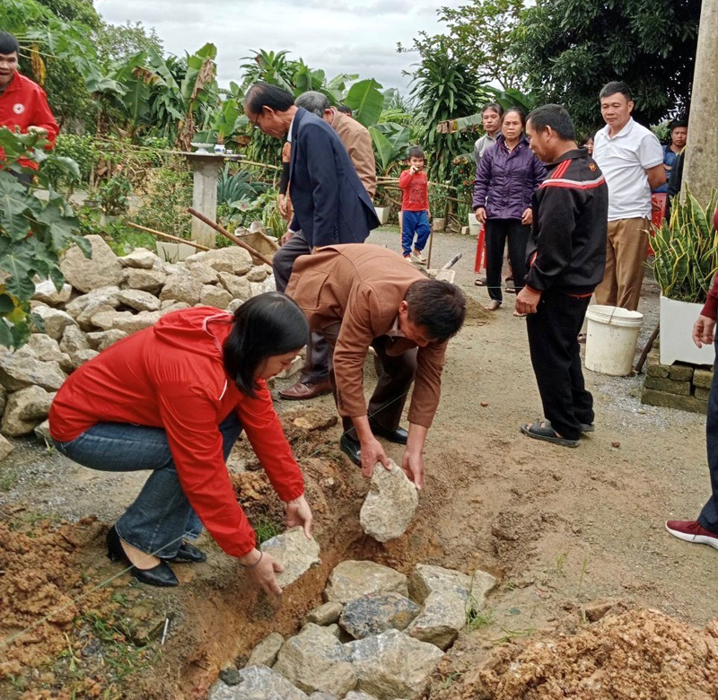 Khởi công xây dựng nhà nhân ái cho hộ nghèo trên địa bàn huyện.