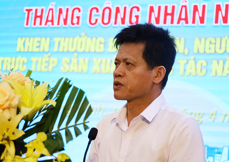 Đồng chí Trưởng ban Dân vận Tỉnh ủy Lê Văn Bảo phát biểu tại lễ phát động.  