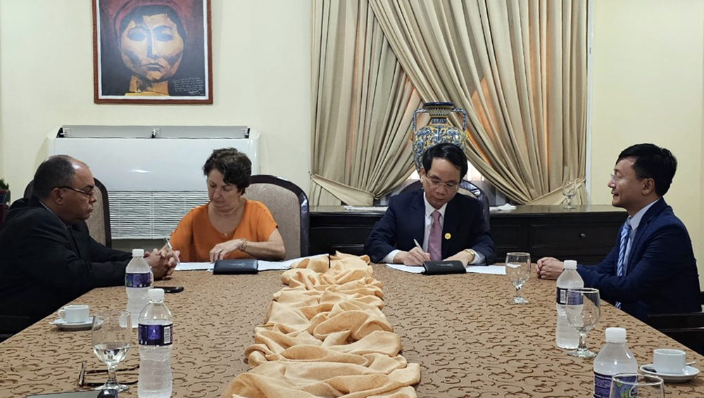 Toàn cảnh lễ ký